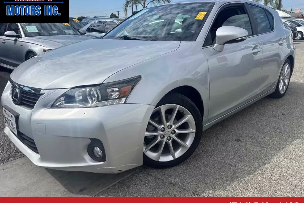 2013 Lexus CT 200h photo 1