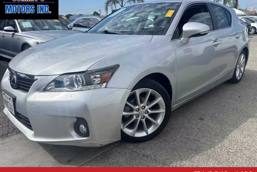 2013 Lexus CT 200h photo 1