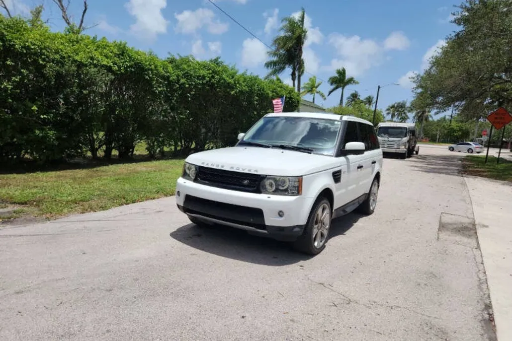 2011 Land Rover Range Rover Sport SuperCharged photo 1