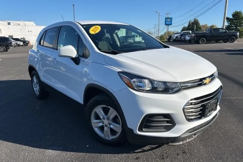 2019 Chevrolet Trax LS photo 1