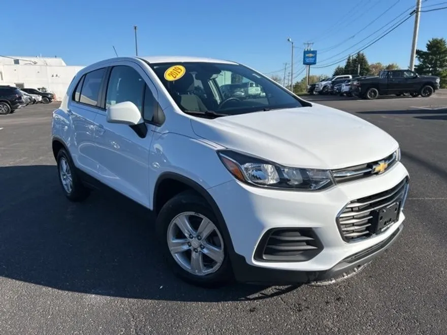 2019 Chevrolet Trax LS photo 1