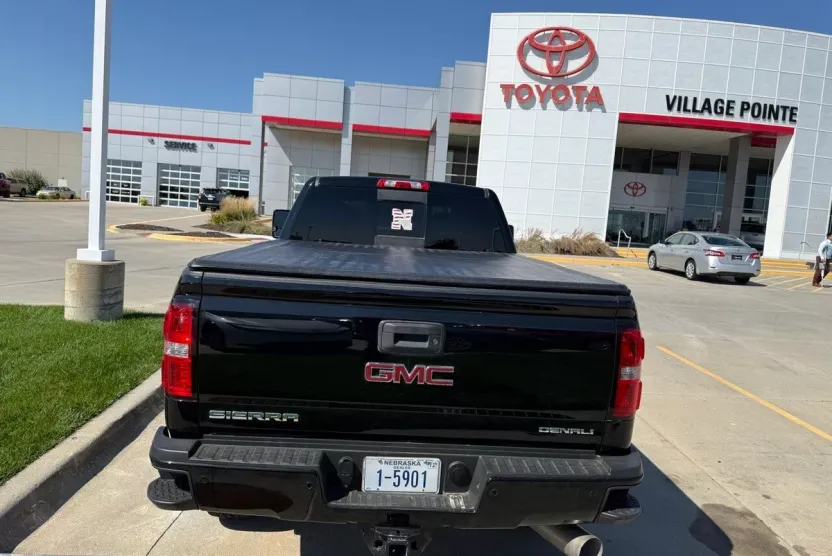 2019 Gmc Sierra HD Denali photo 1