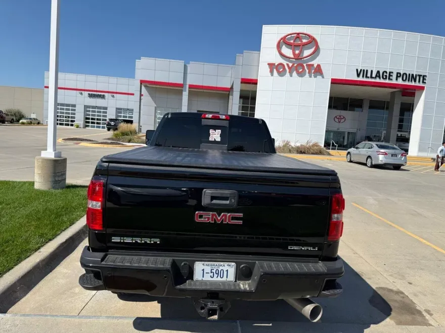 2019 Gmc Sierra HD Denali photo 1