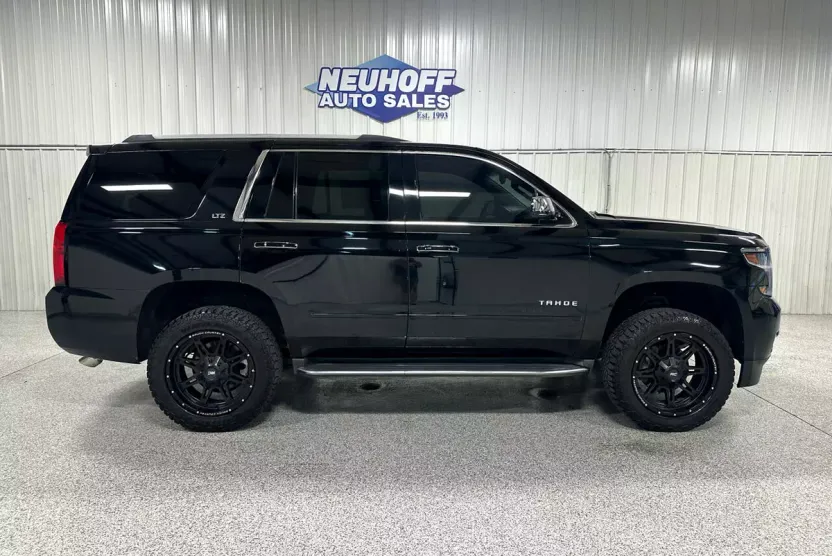 2016 Chevrolet Tahoe LTZ photo 1