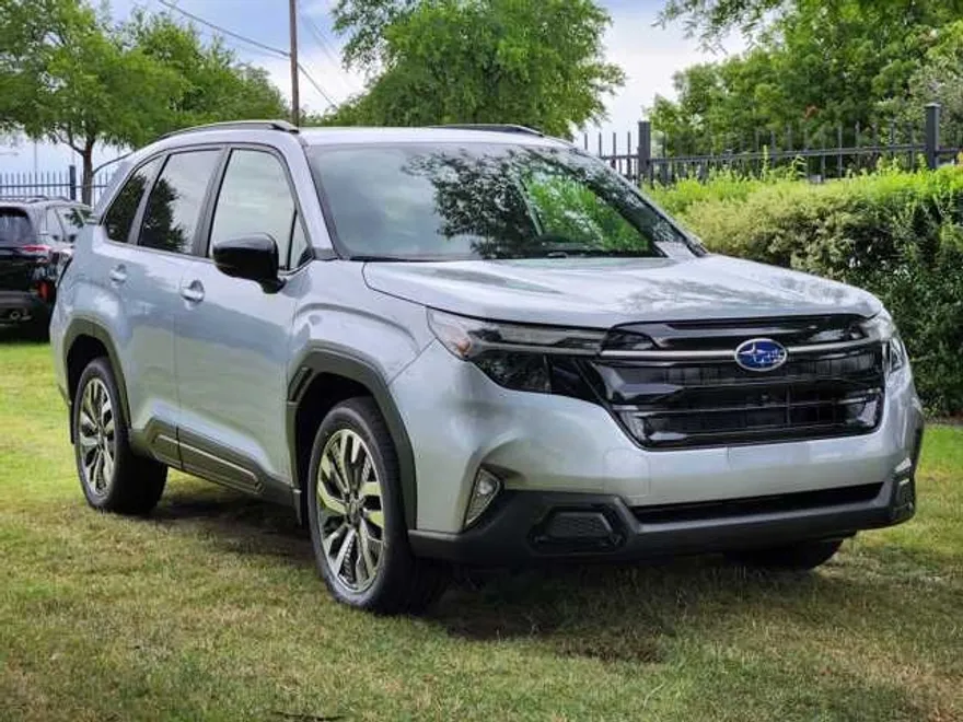 2025 Subaru Forester Touring photo 1