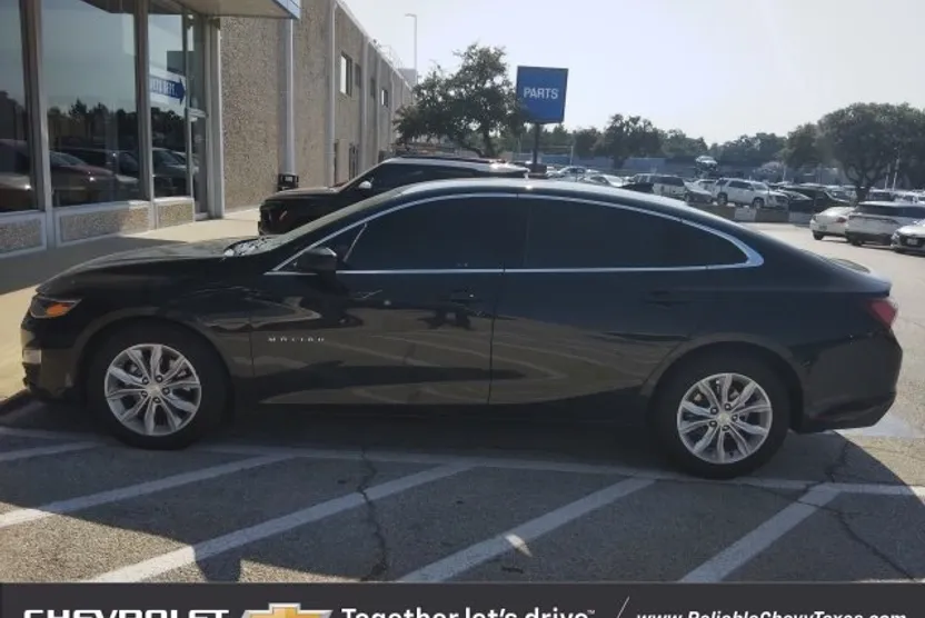 2022 Chevrolet Malibu 1LT photo 1