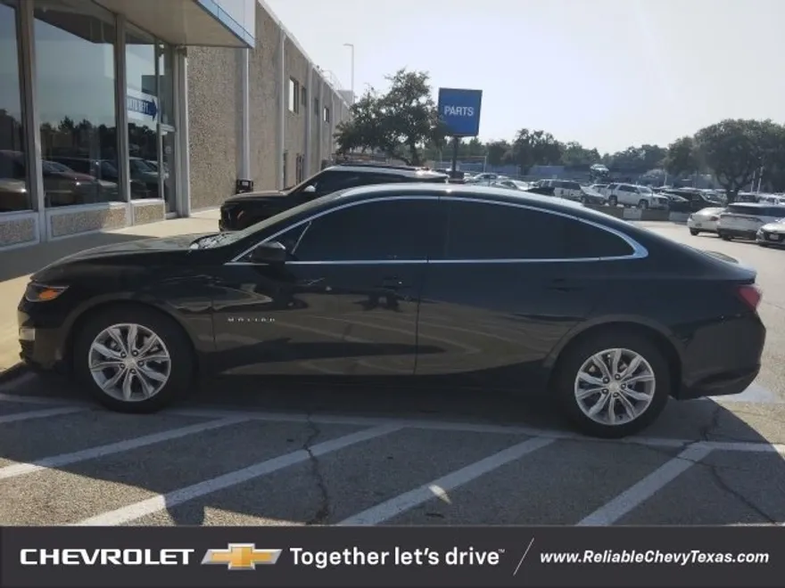 2022 Chevrolet Malibu 1LT photo 1