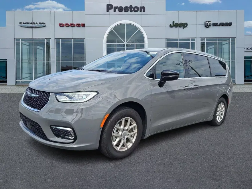 2025 Chrysler Pacifica photo 1