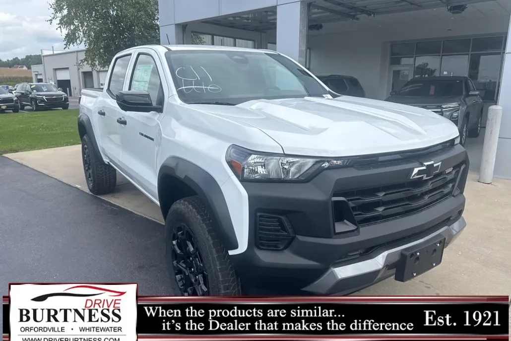 2026 Chevrolet Colorado Trail Boss photo 1