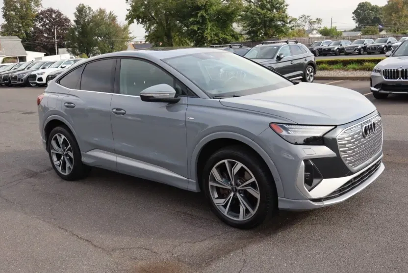 2023 Audi Q4 50 E-tron Prestige photo 1