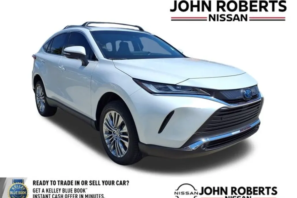 2024 Toyota Venza XLE photo 1