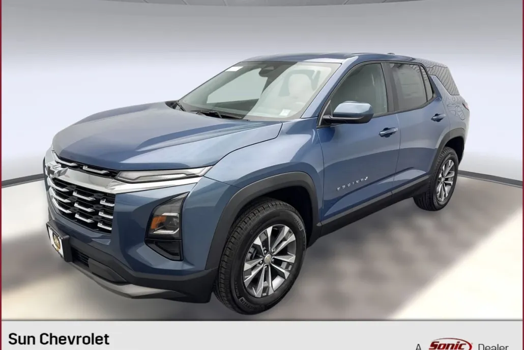 2026 Chevrolet Equinox LT photo 1