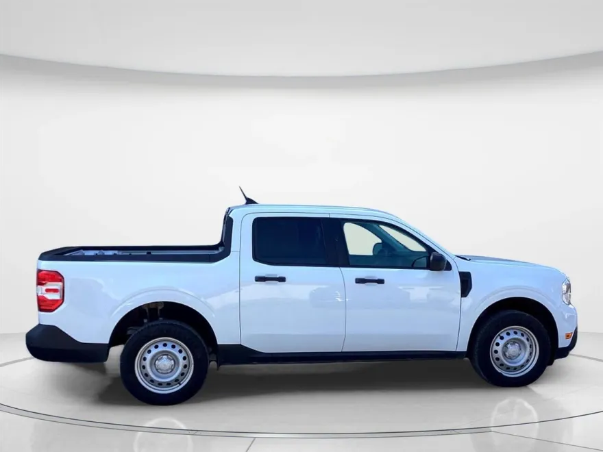 2023 Ford Maverick XL photo 1