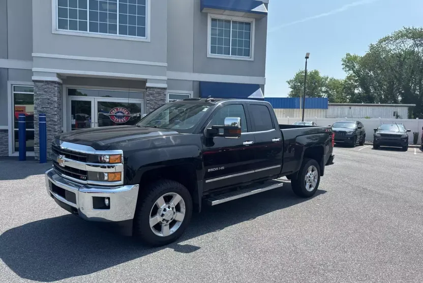2018 Chevrolet Silverado 2500HD LTZ photo 1