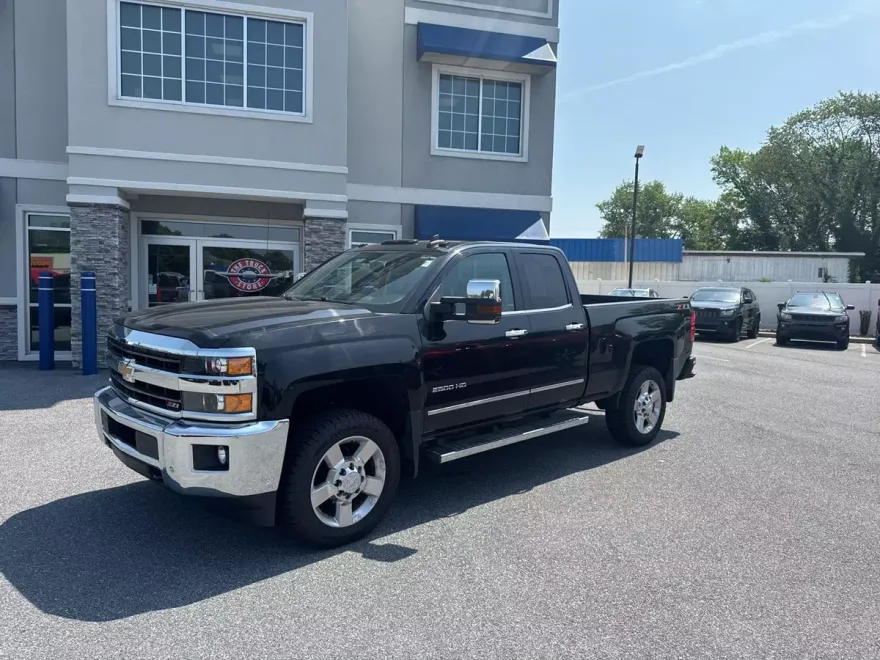 2018 Chevrolet Silverado 2500HD LTZ photo 1