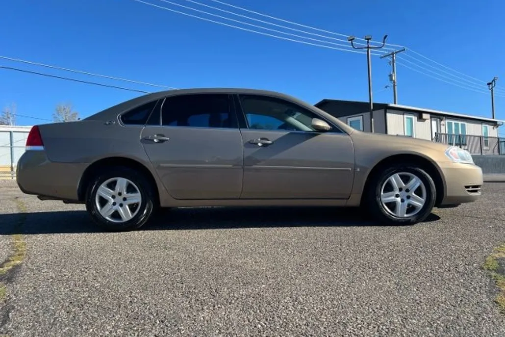 2008 Chevrolet Impala LS photo 1