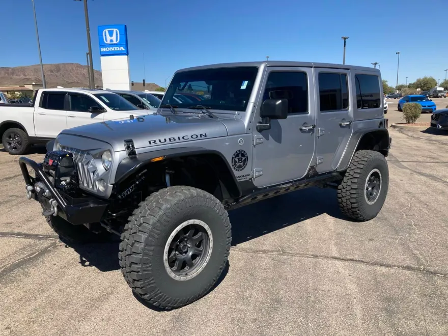 2014 Jeep Wrangler Unlimited Rubicon photo 1