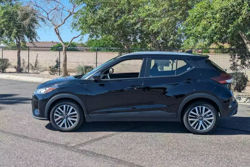 2024 Nissan Kicks SV photo 1