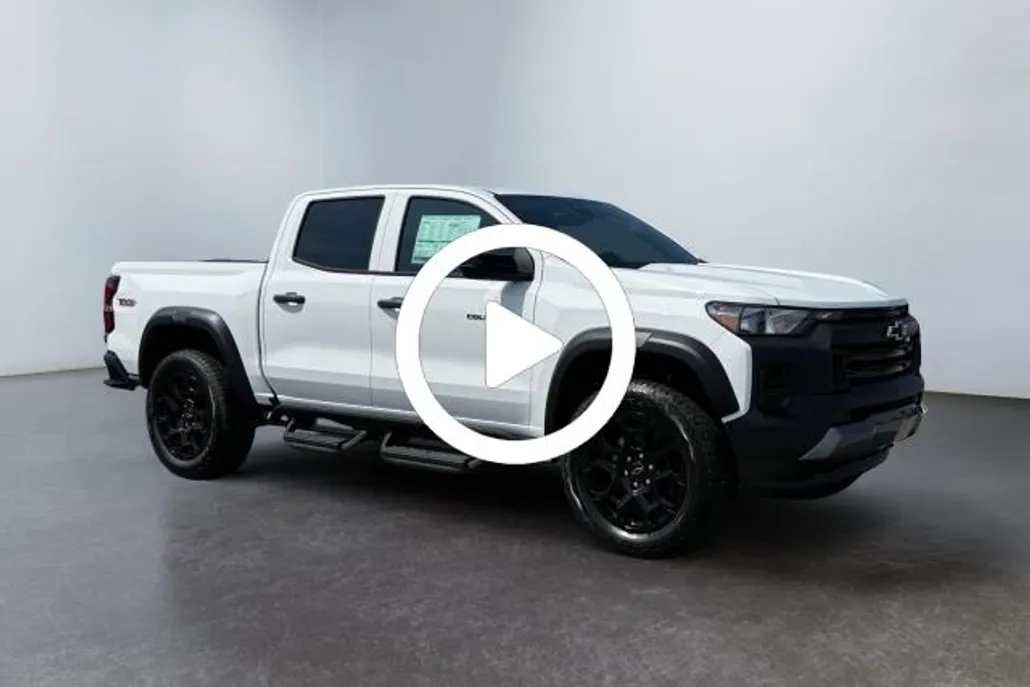 2026 Chevrolet Colorado Trail Boss photo 1
