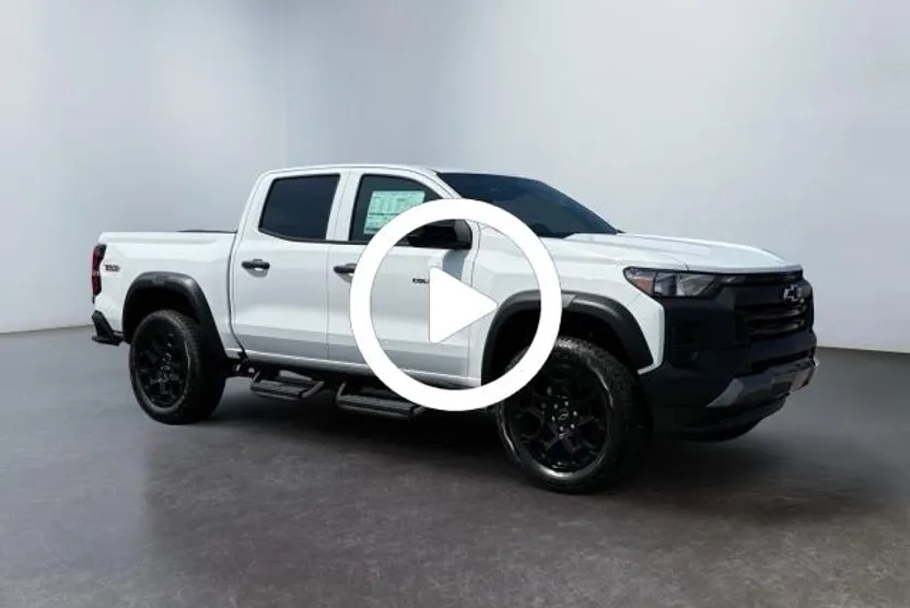 2026 Chevrolet Colorado Trail Boss photo 1