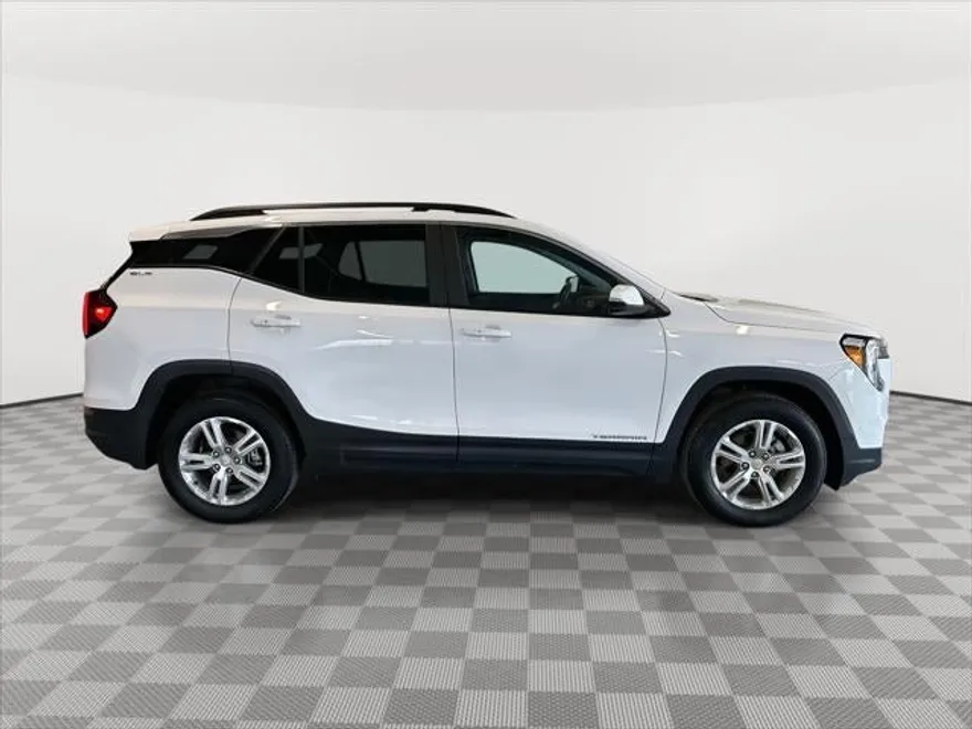 2022 Gmc Terrain SLE photo 1