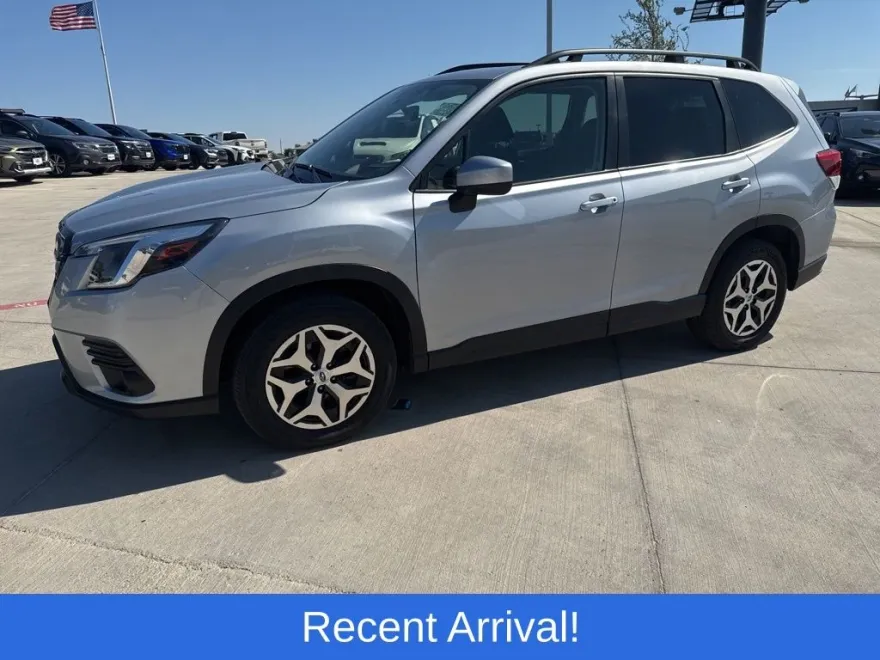 2023 Subaru Forester Premium photo 1