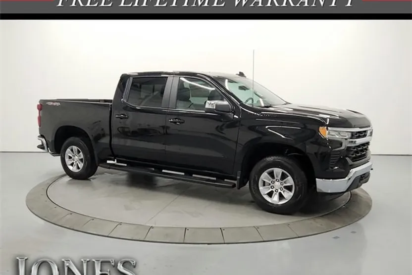 2026 Chevrolet Silverado 1500 LT photo 1