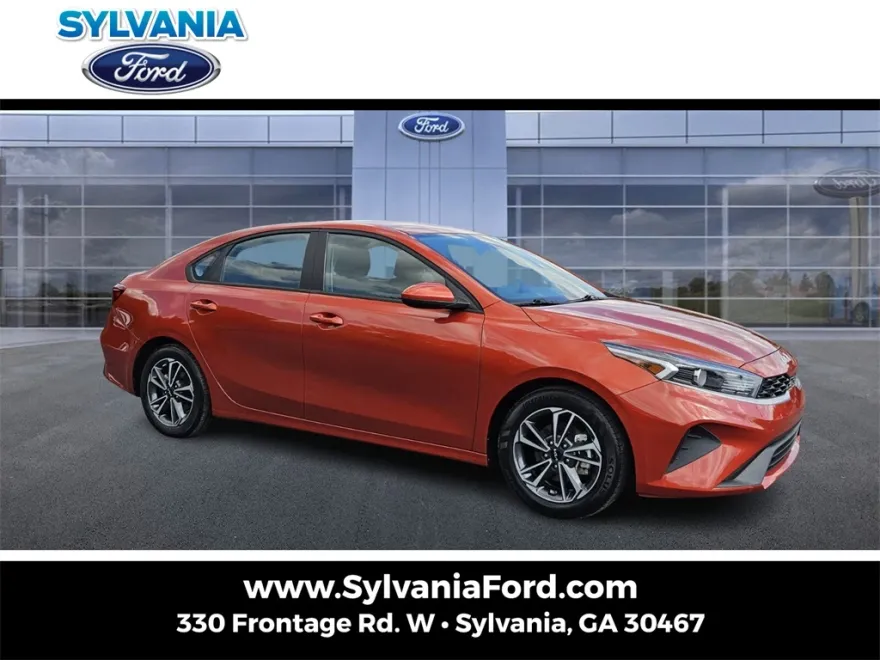 2023 Kia Forte LXS photo 1