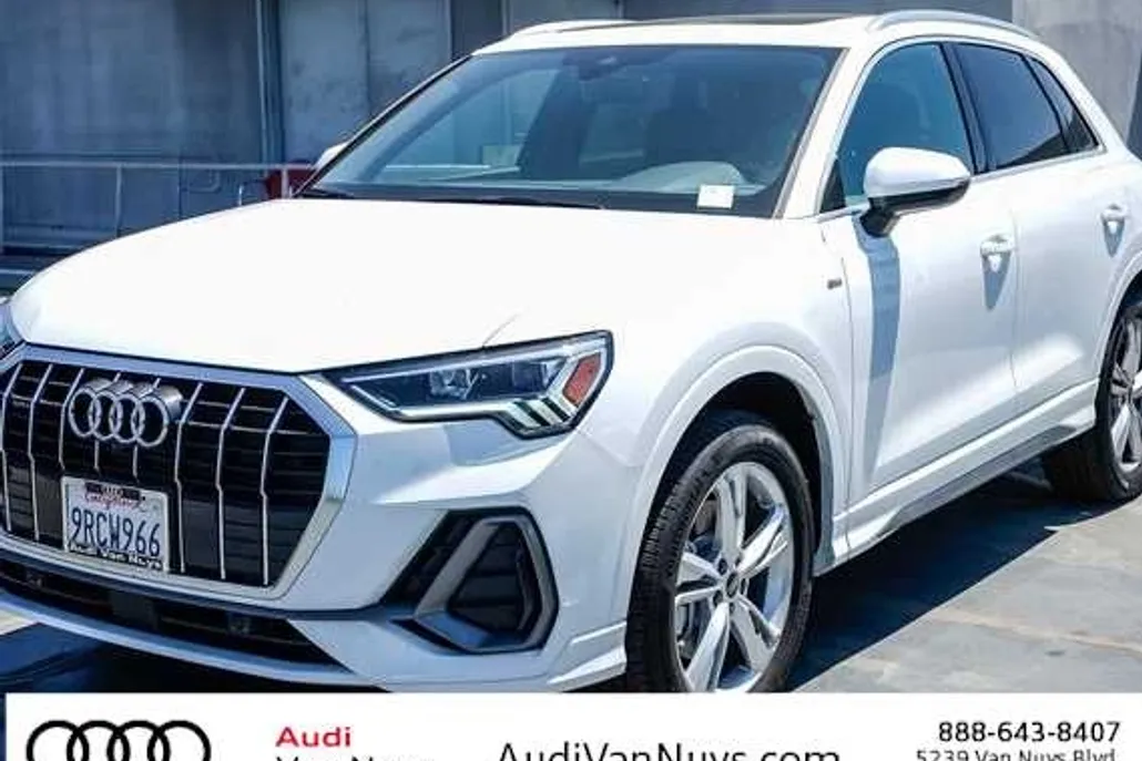 2024 Audi Q3 S line Premium Plus photo 1