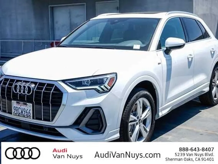 2024 Audi Q3 S line Premium Plus photo 1