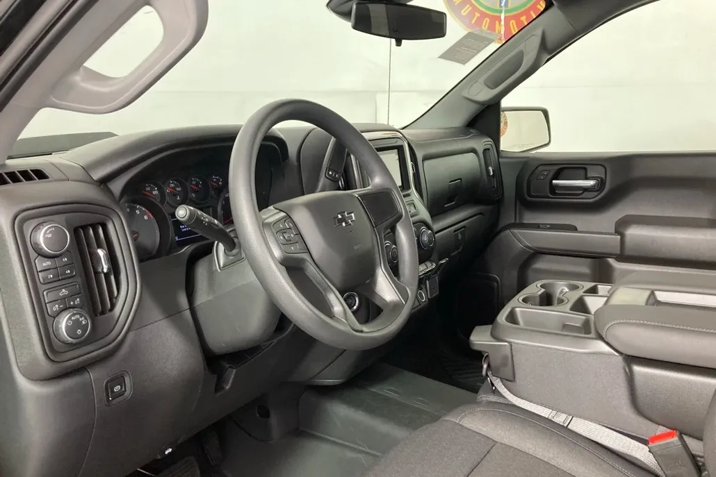 2026 Chevrolet Silverado 1500 Custom Trail Boss photo 1