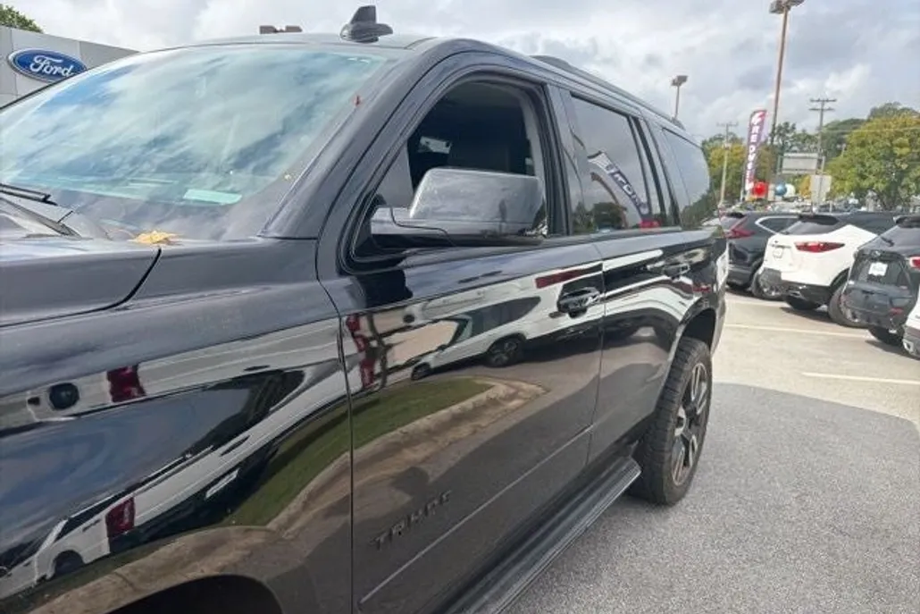 2020 Chevrolet Tahoe Premier photo 1