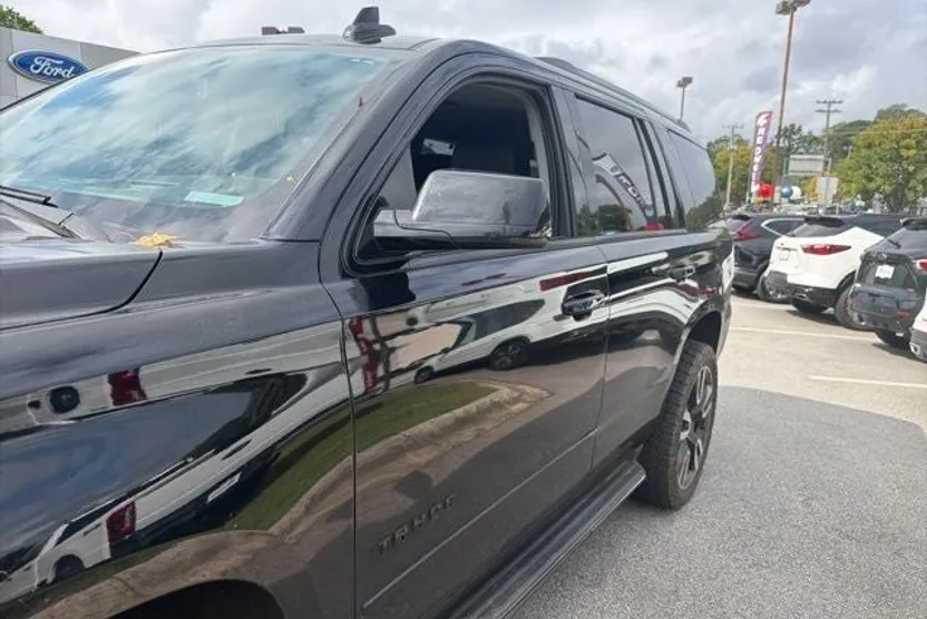 2020 Chevrolet Tahoe Premier photo 1