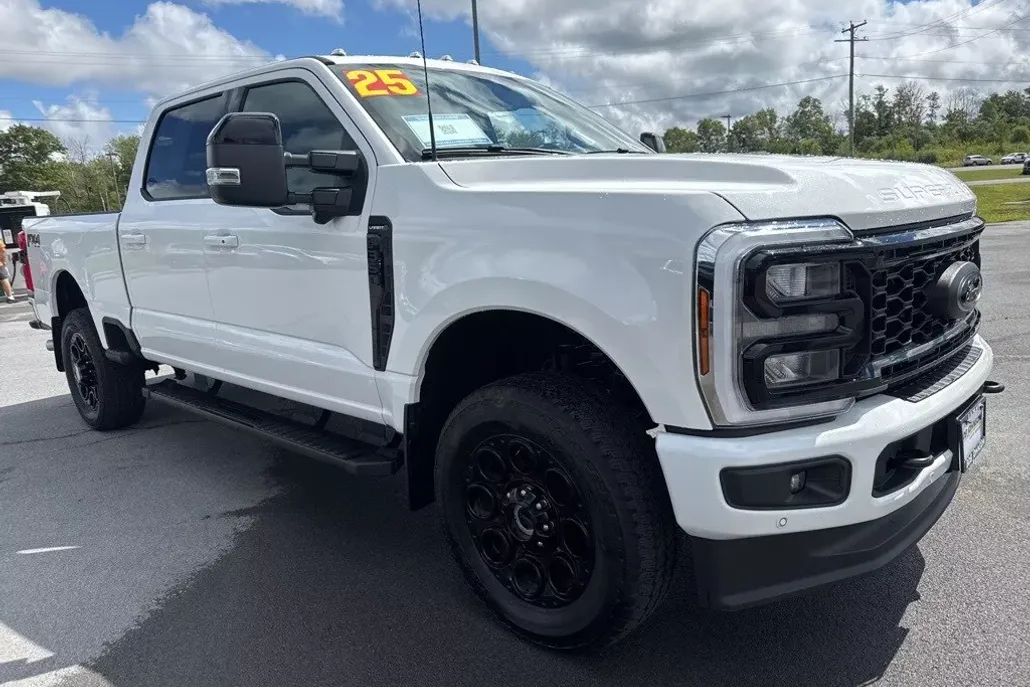 2025 Ford F-350 photo 1