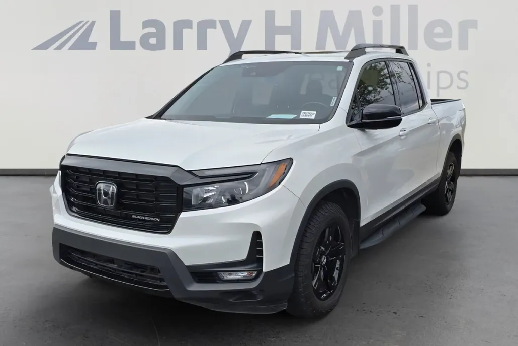 2021 Honda Ridgeline Black Edition photo 1