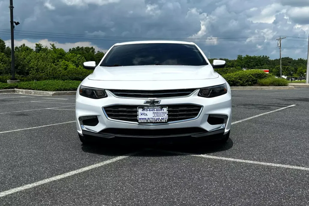 2017 Chevrolet Malibu 1LT photo 1