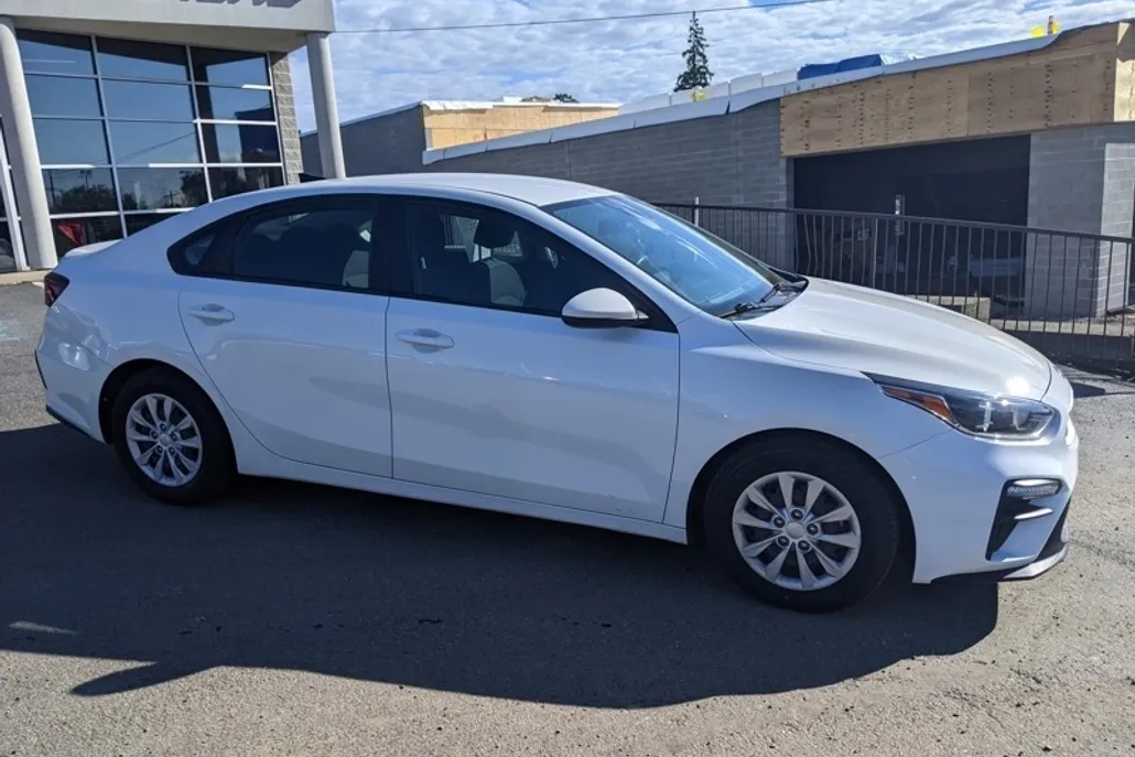 2020 Kia Forte FE photo 1