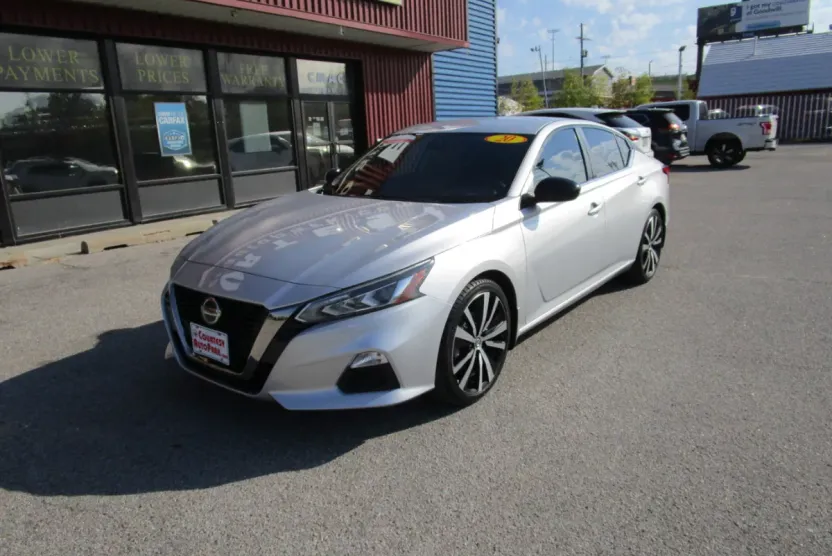 2020 Nissan Altima 2.5 SR photo 1