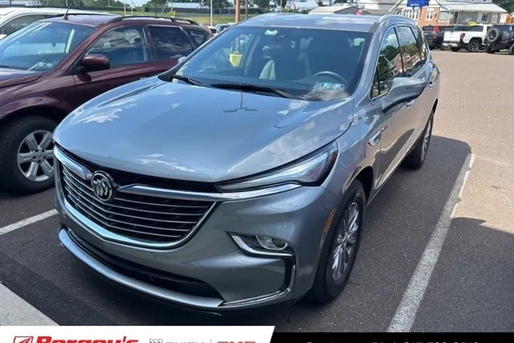 2023 Buick Enclave Essence photo 1