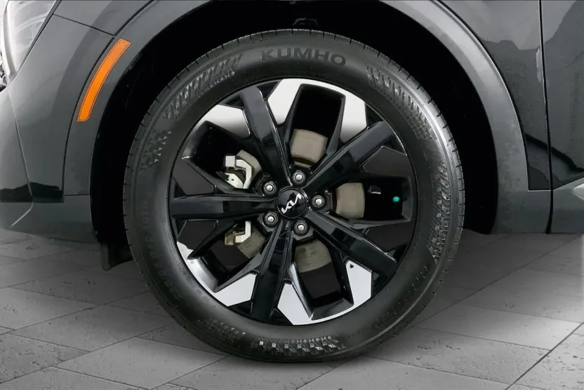 2024 Kia Sportage X-Line photo 1