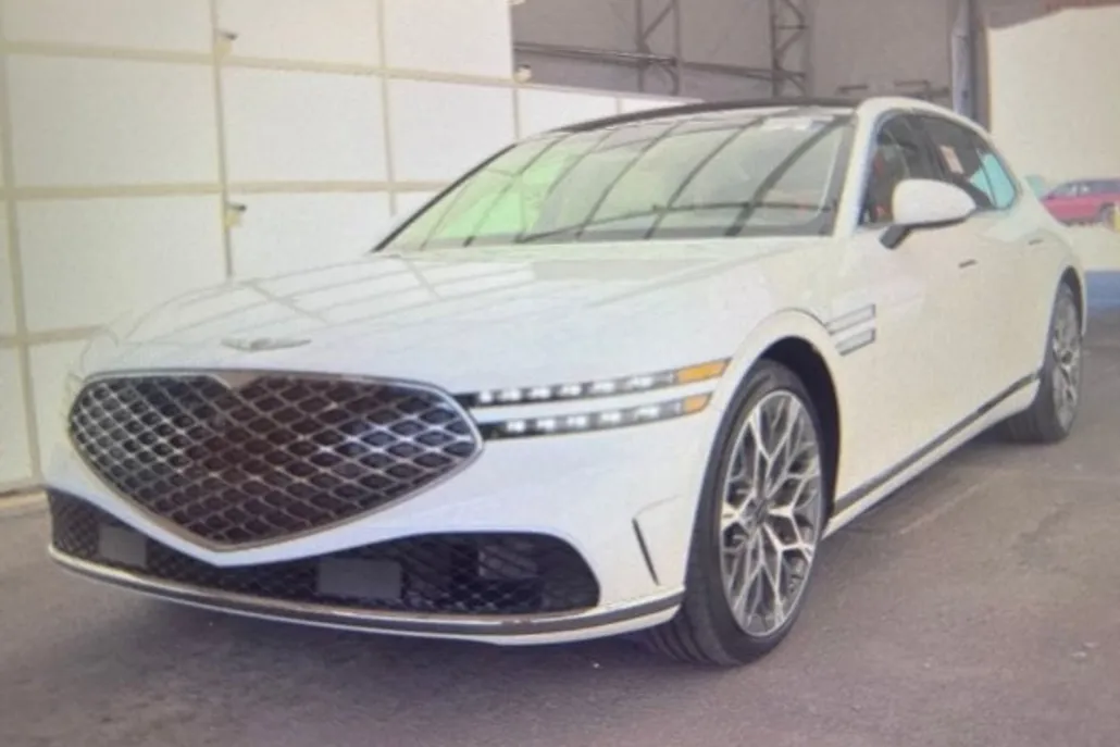 2025 Genesis G90 3.5T E-Supercharger photo 1