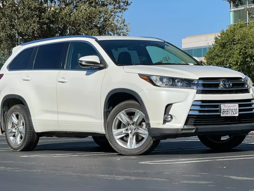 2019 Toyota Highlander Limited photo 1