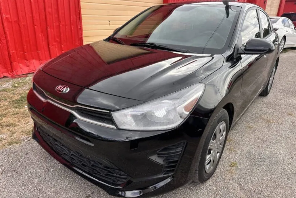 2021 Kia Rio LX photo 1