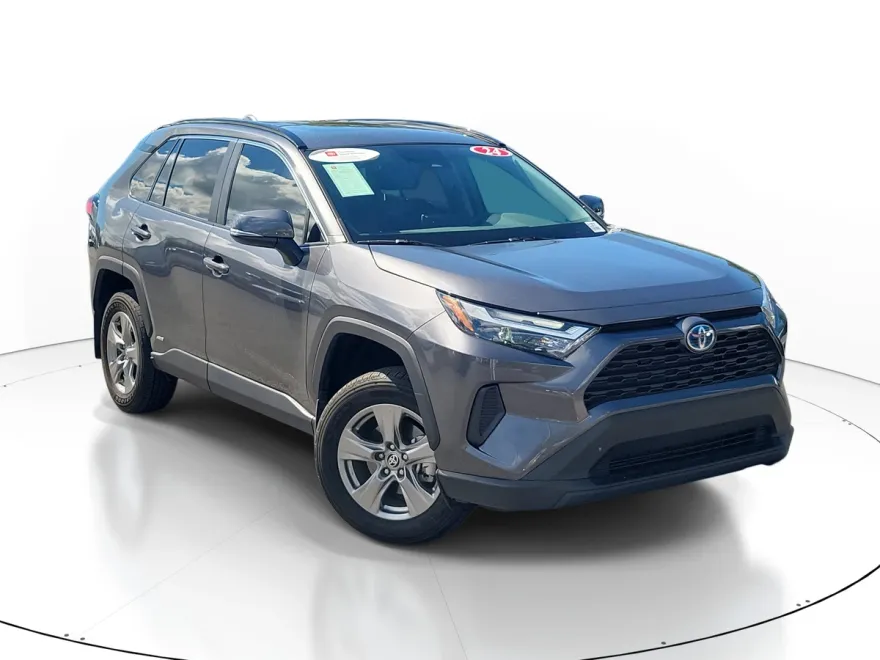 2024 Toyota RAV4 Hybrid XLE photo 1