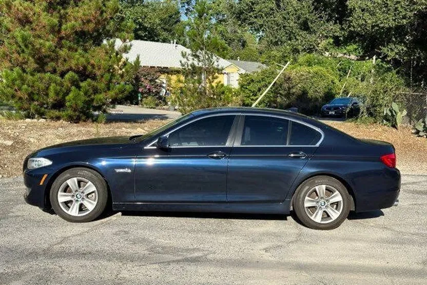 2013 Bmw 528i 5-series photo 1