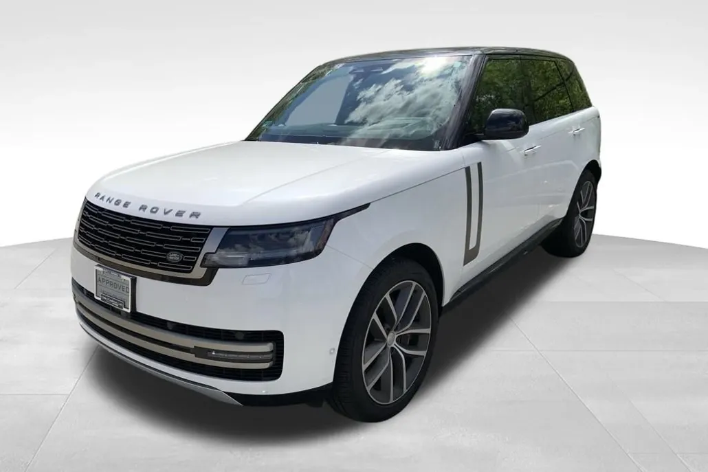 2024 Land Rover Range Rover SE photo 1