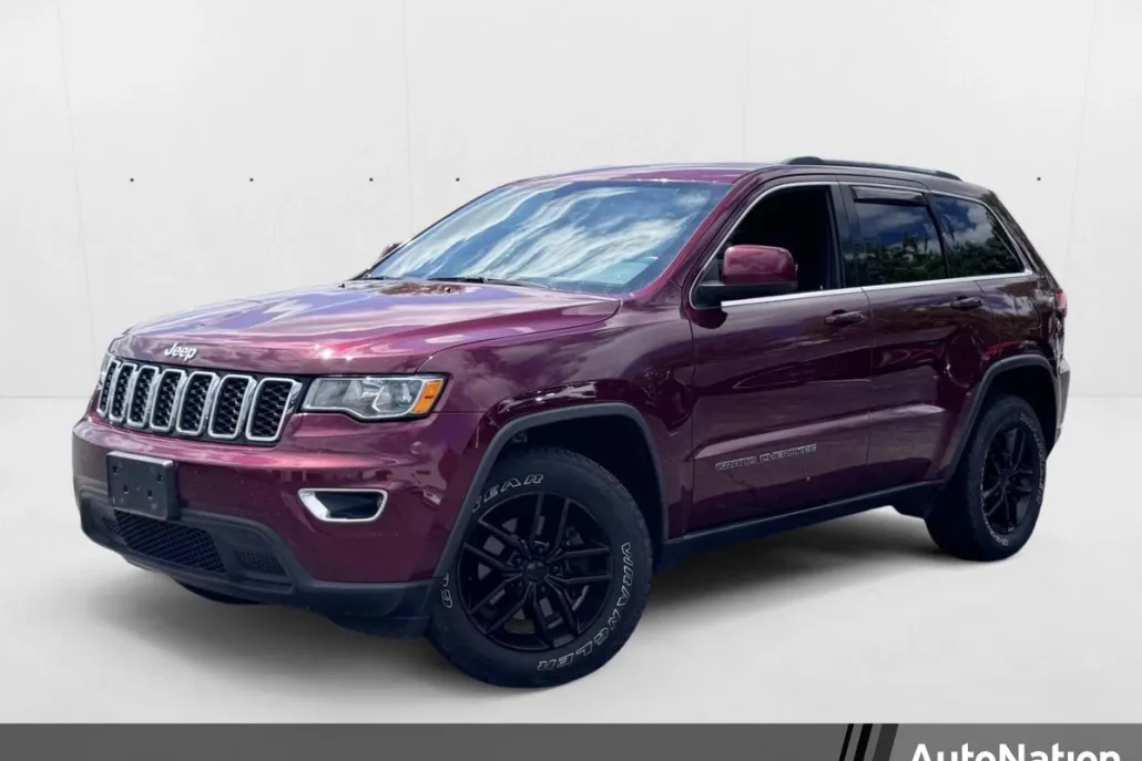 2017 Jeep Grand Cherokee Laredo photo 1