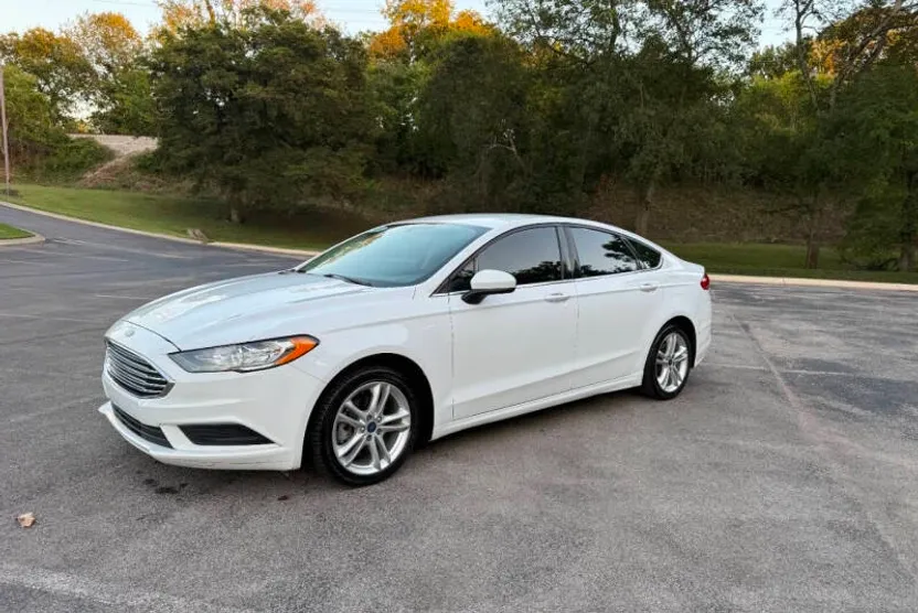 2018 Ford Fusion SE photo 1