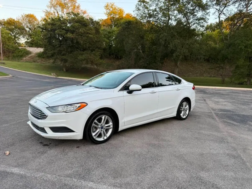 2018 Ford Fusion SE photo 1