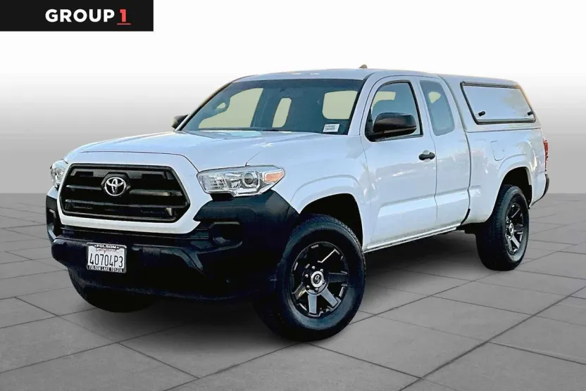 2017 Toyota Tacoma SR photo 1